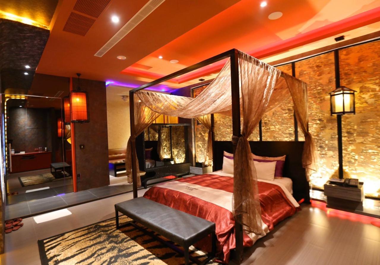 Yosemite Motel - Taiyuan Branch Taichung Exterior photo
